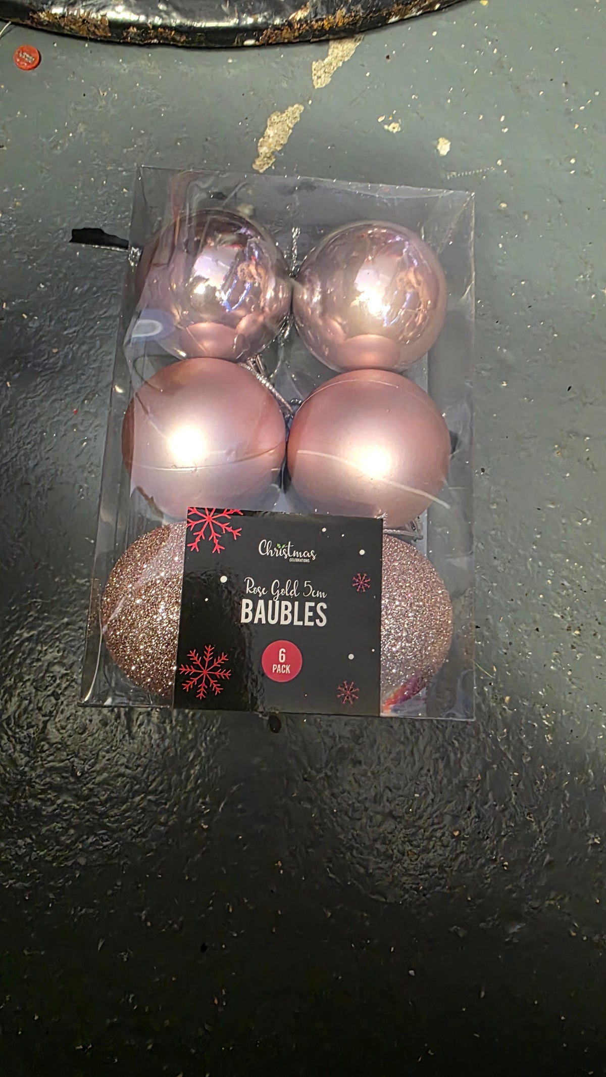 6 pack of Christmas baubles